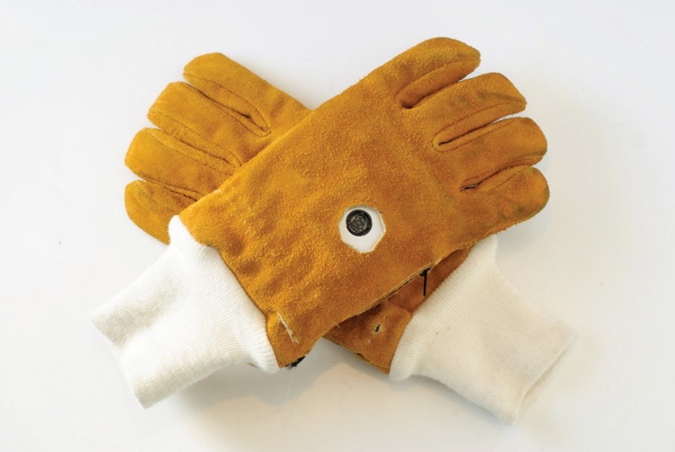 Tactile display gloves