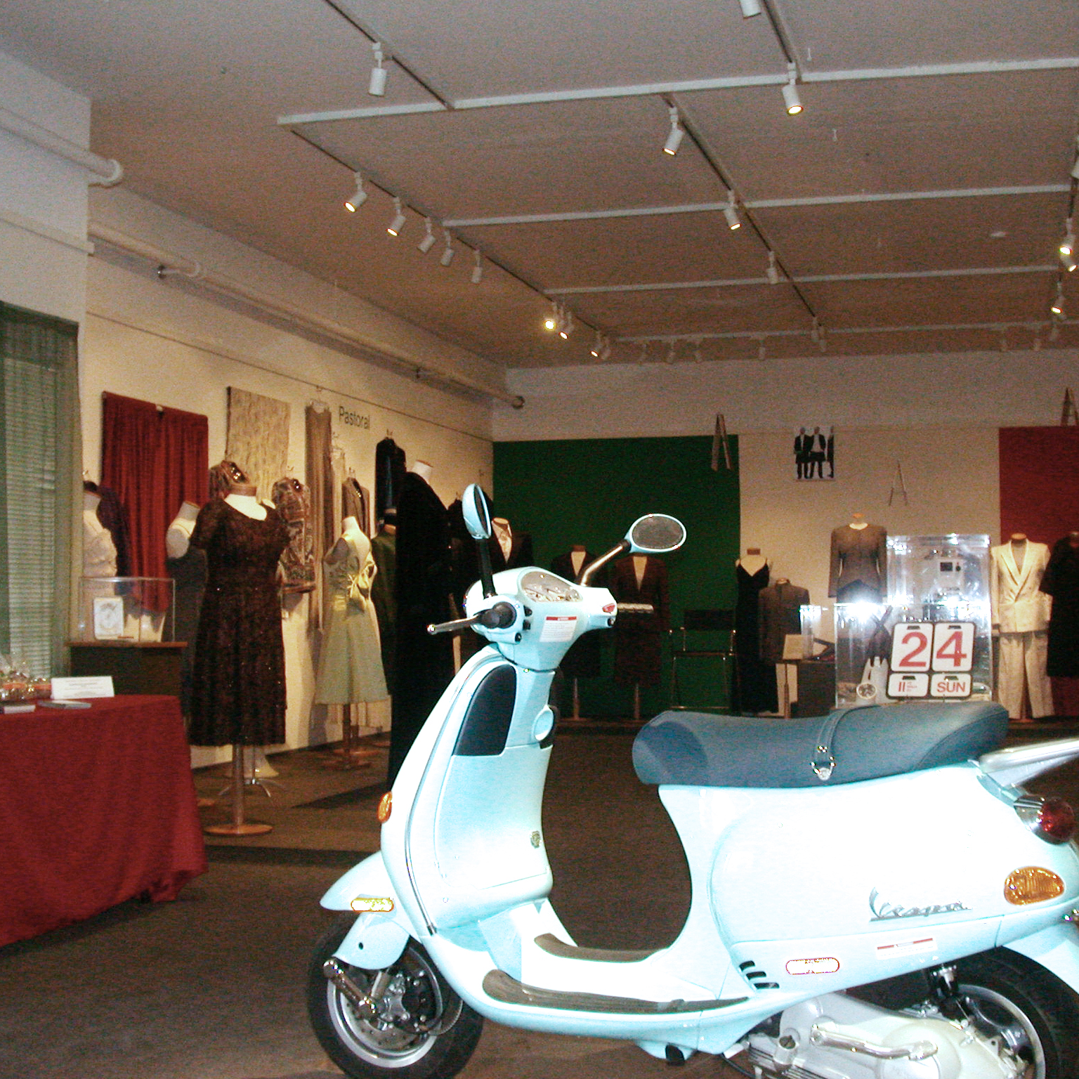 Moda Italiana objects on display