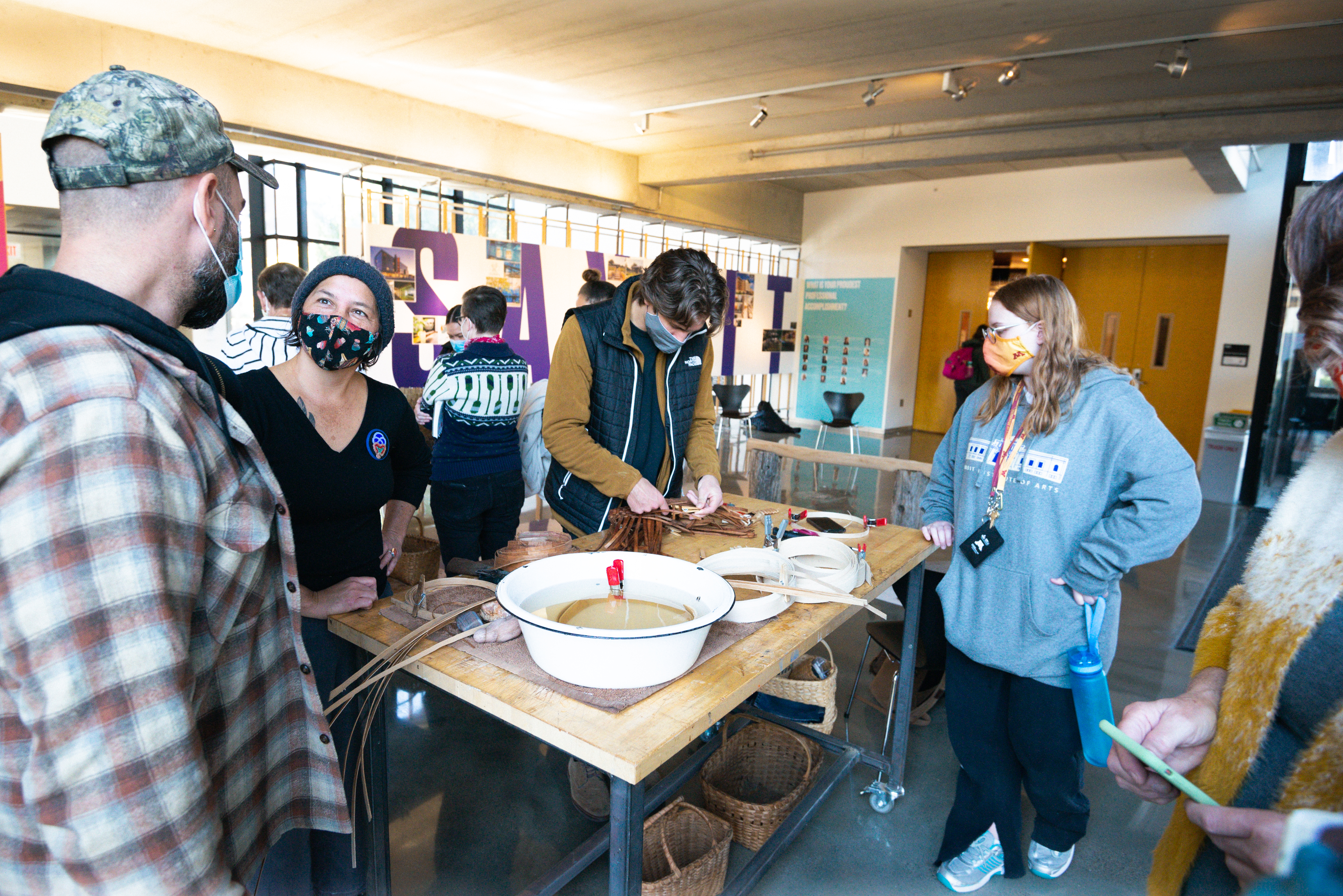 Pop-up biomaterials workshop held in HGA Gallery in Rapson and hosted by Kusske Design Initiative and the Dare to Repair seminar led by April Stone, who is an indigenous artist from Wisconsin who creates baskets from local black ash that that she harvests and processes herself.