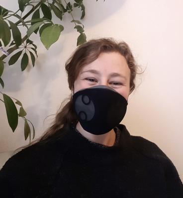 Julia Duvall wears the Breathe99 B2 Mask