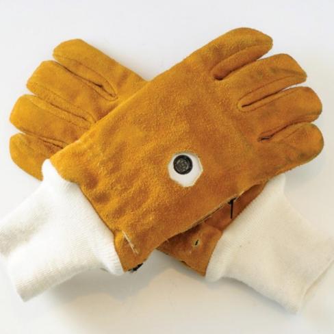 Tactile display gloves